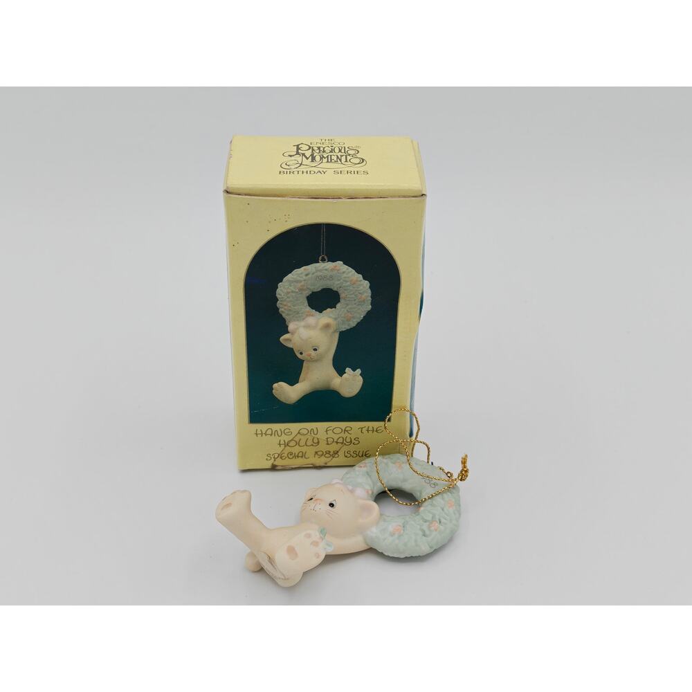 Precious Moments 520292 Hang On For The Holly Days Enesco Cat Ornament 1988